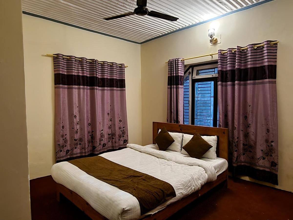 Hostel Dharma Backpackers Pokhara Zewnętrze zdjęcie