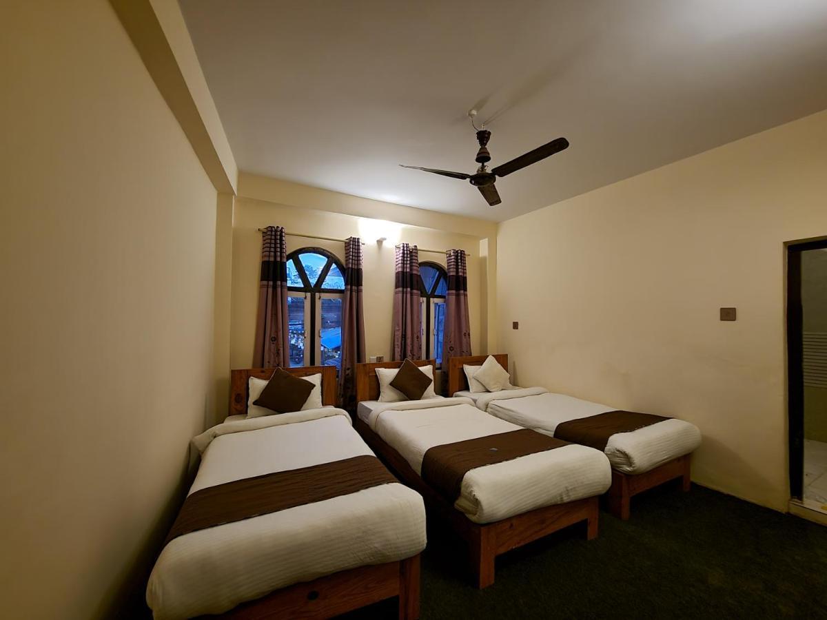 Hostel Dharma Backpackers Pokhara Zewnętrze zdjęcie