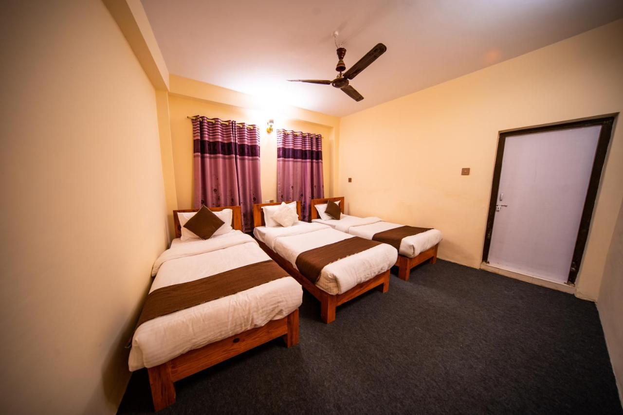 Hostel Dharma Backpackers Pokhara Zewnętrze zdjęcie