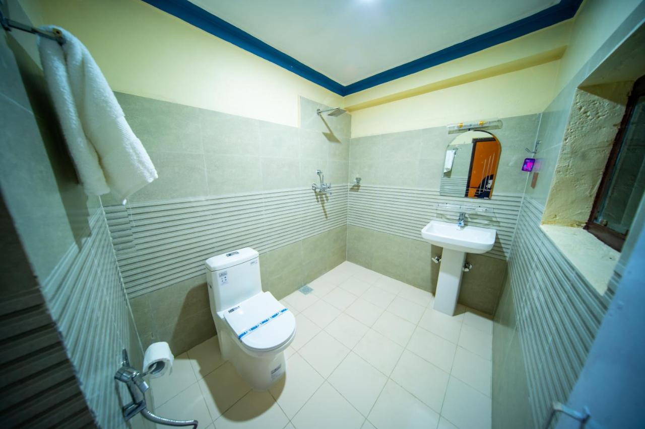 Hostel Dharma Backpackers Pokhara Zewnętrze zdjęcie