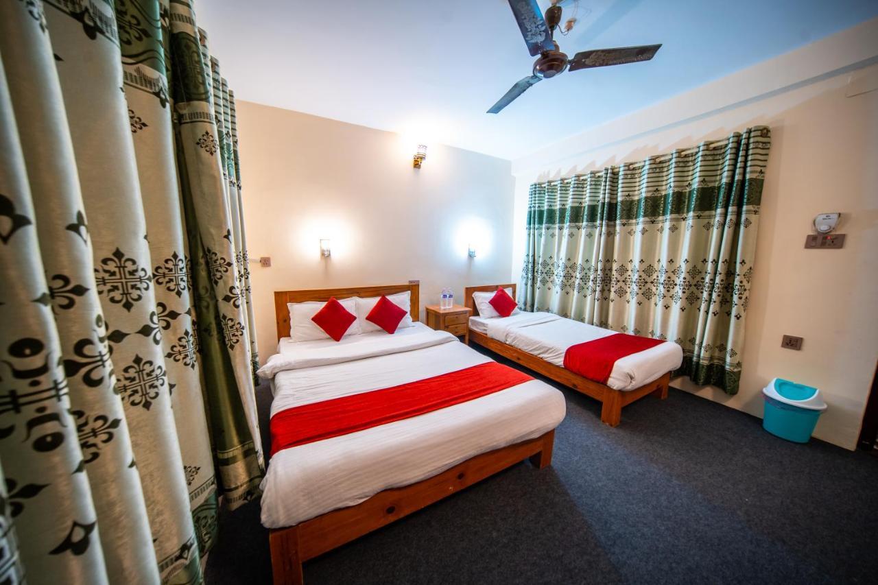Hostel Dharma Backpackers Pokhara Zewnętrze zdjęcie