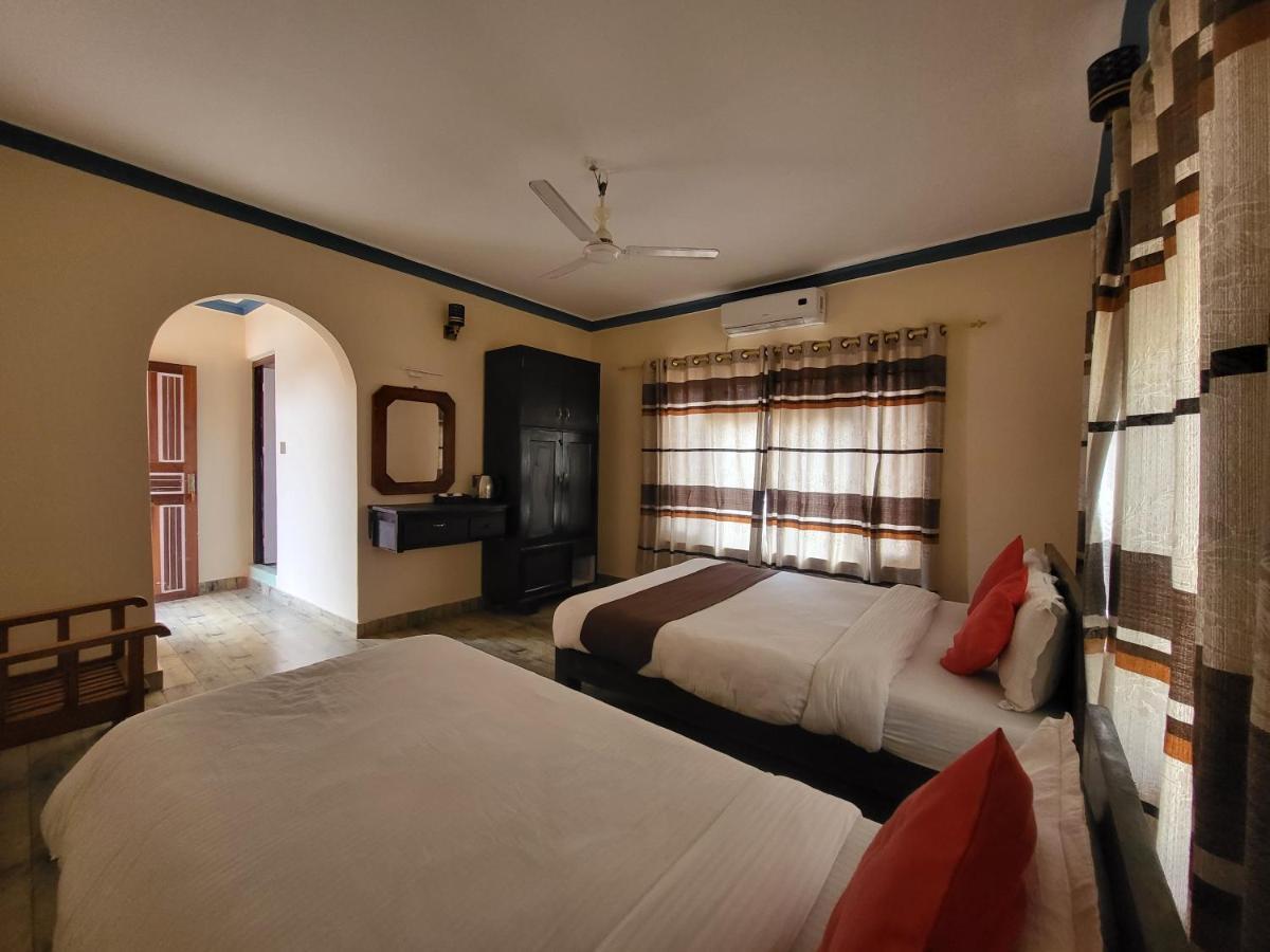 Hostel Dharma Backpackers Pokhara Zewnętrze zdjęcie