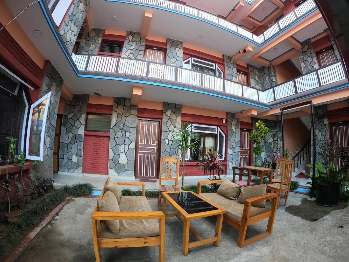 Hostel Dharma Backpackers Pokhara Zewnętrze zdjęcie