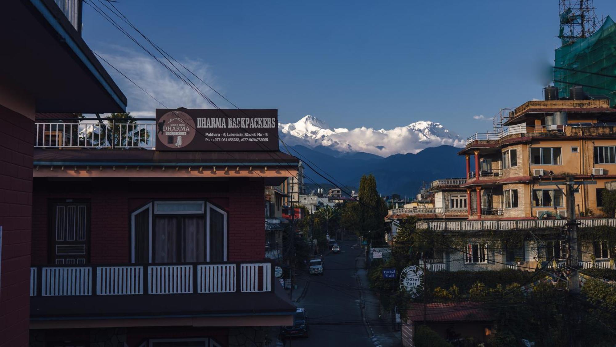 Hostel Dharma Backpackers Pokhara Zewnętrze zdjęcie